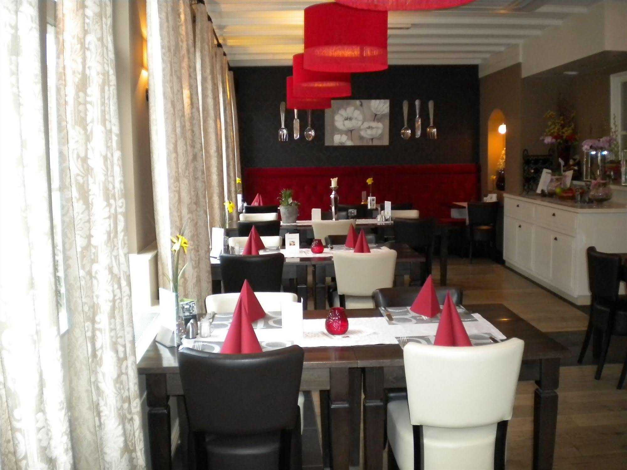 Hotel Restaurant 'T Trefpunt Made Exterior foto